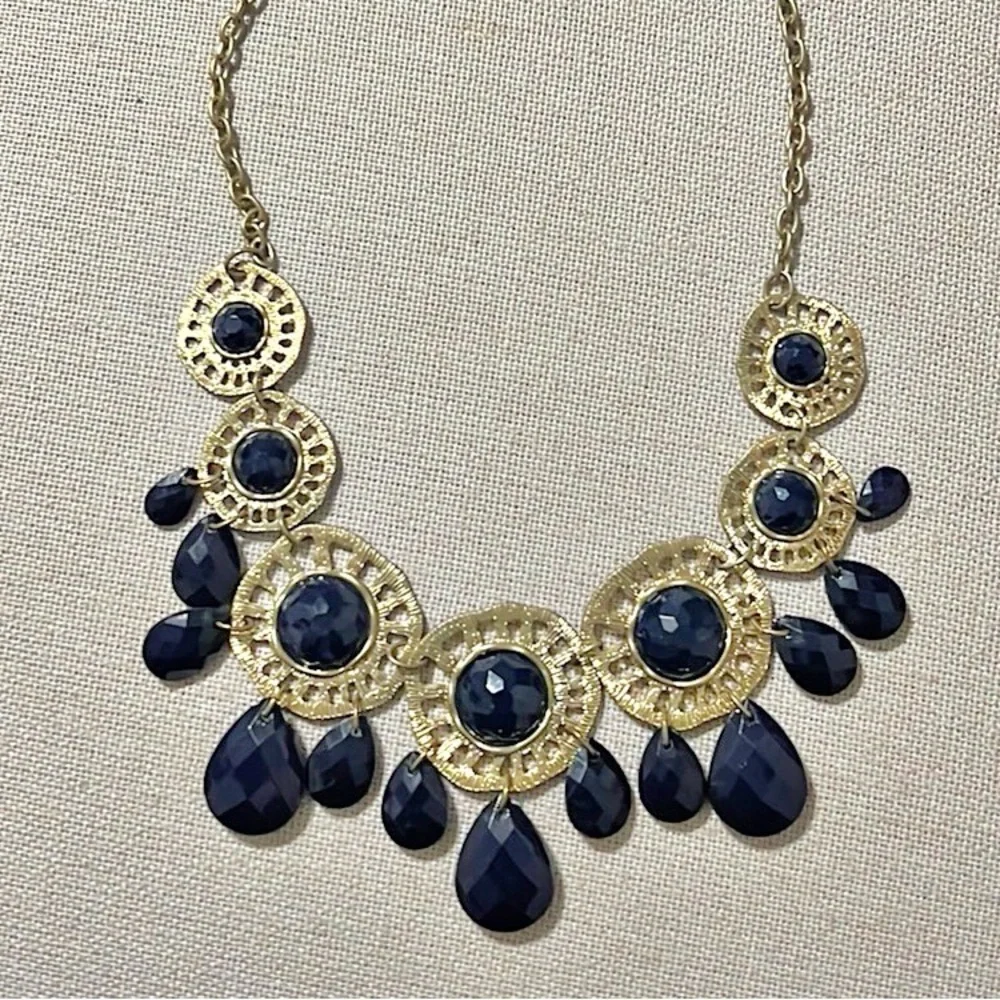 Gold-Tone Chain with Blue Rhinestones Necklace, Pristine Condition - Picture 3 of 6